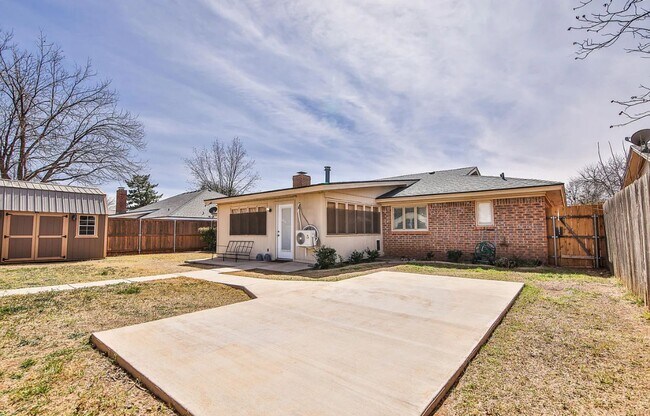 Building Photo - So many Amenities!