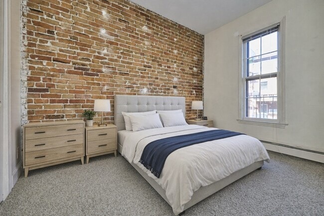 Building Photo - 89 Waltham St