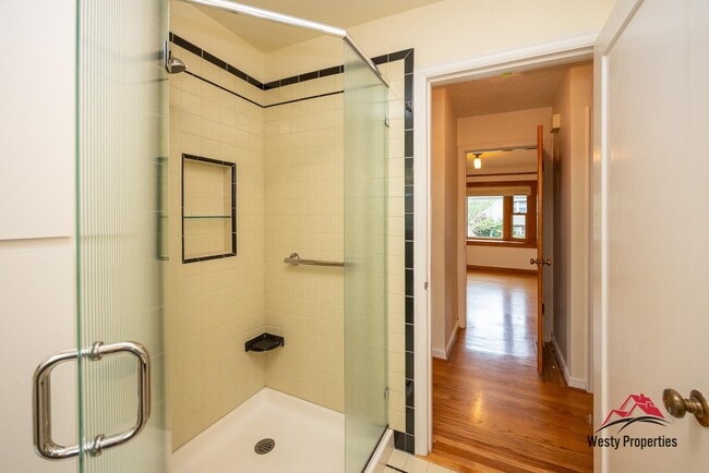 Building Photo - 3205 NE Davis St