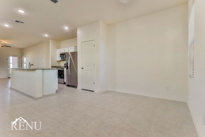 Building Photo - 18371 Conquistador Dr