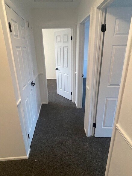 Building Photo - 221 E Nicoletti Dr