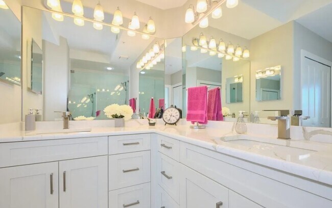 Building Photo - 16400 Millstone Cir