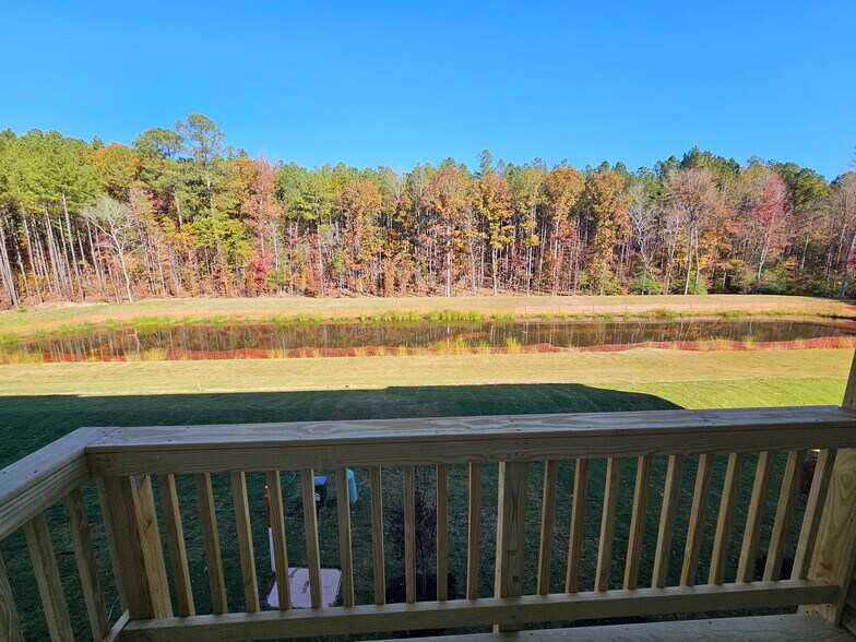 Building Photo - 530 Light Oak Way