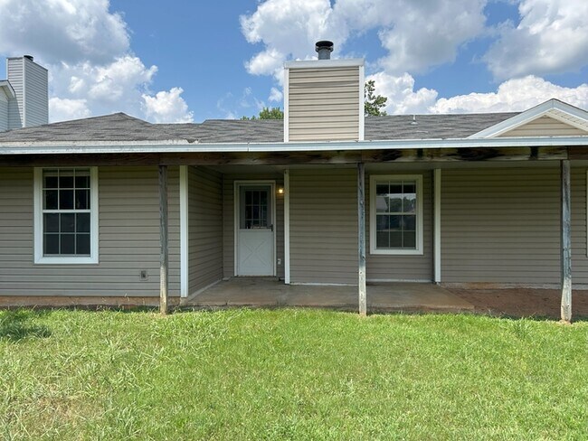 Building Photo - 2605 Reabok Cir SW