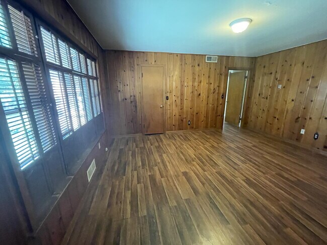 Building Photo - 3808 23rd St