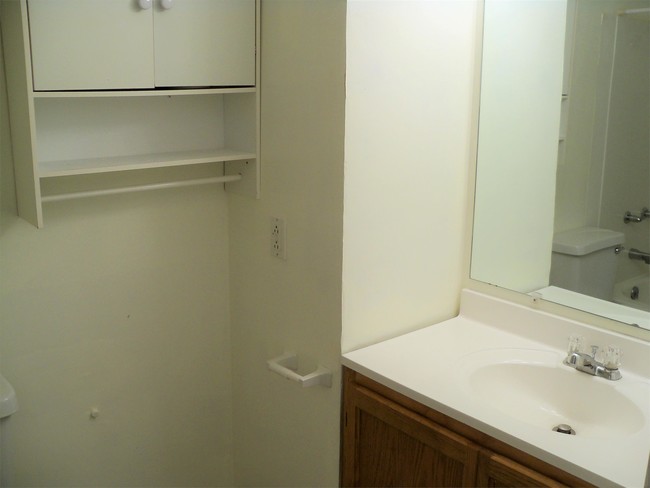 Building Photo - 711 Starlight Dr
