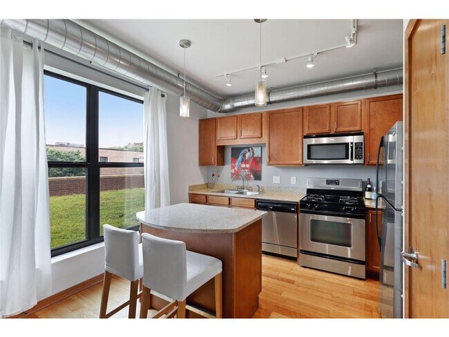 Building Photo - 15 E Franklin Ave