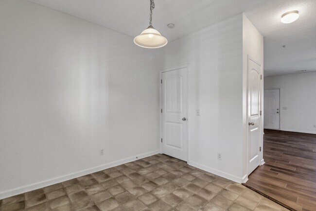 Building Photo - 324 Laurel Oak Ln