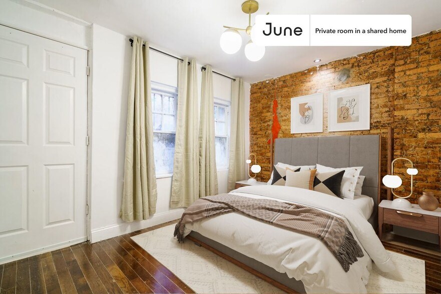 Primary Photo - Room in Shared 5 bed/1.5 bath home