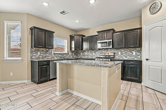 Building Photo - 14525 Juan Diego Dr