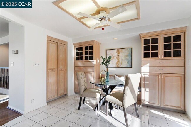 Building Photo - 207 Midway Dr