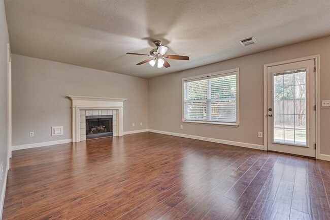 Building Photo - 170 N Dreamweaver Cir