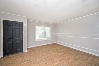 Building Photo - 506 N 3rd St
