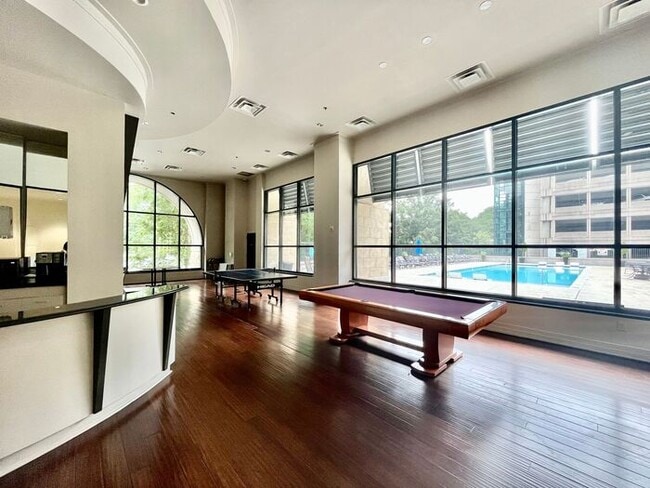 Building Photo - 3040 Peachtree Rd