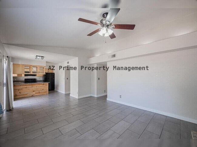Building Photo - 1025 W Laguna Dr