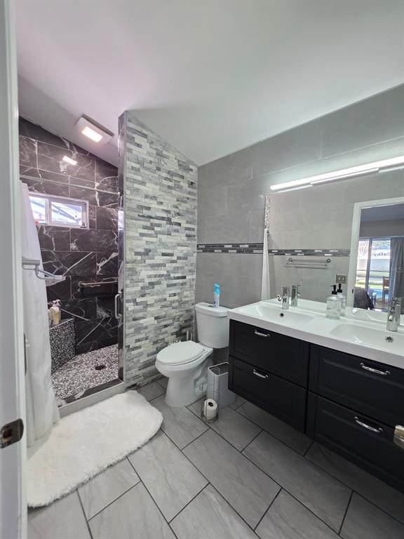 Building Photo - 763 Country Woods Cir