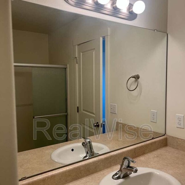 Building Photo - 1214 SW 27th St