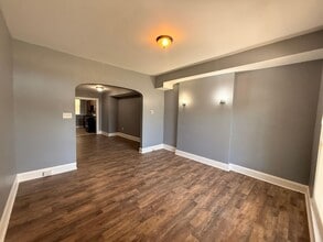 Building Photo - 533 N Longwood St