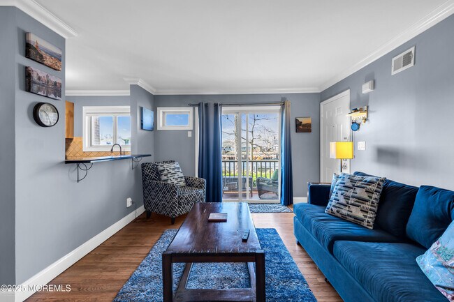 Building Photo - 1641 Elm Ave