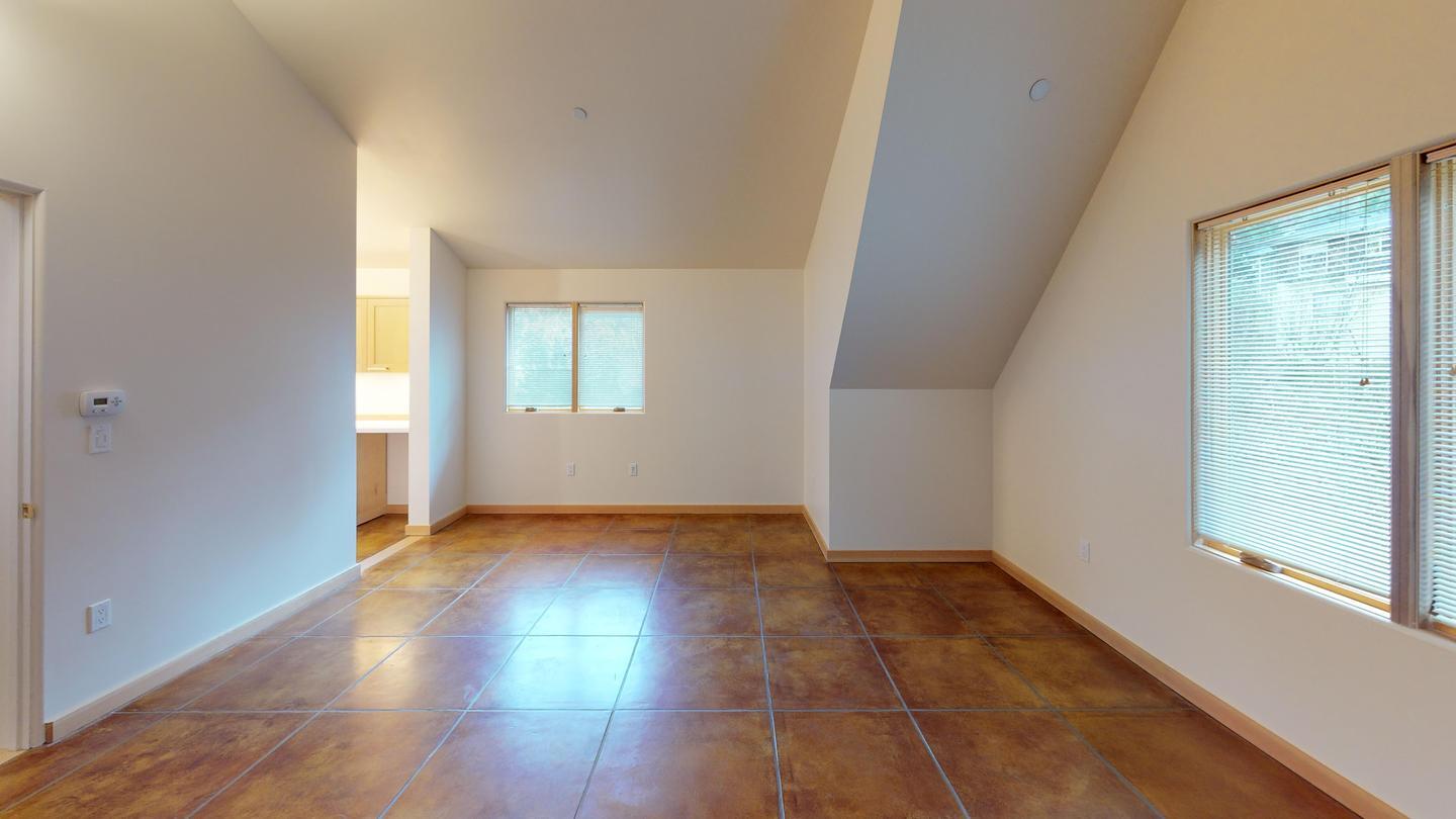 Building Photo - 6540 Valley View Rd