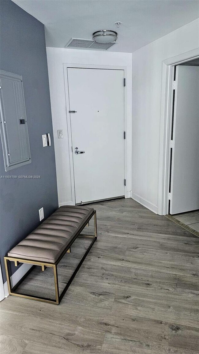 Building Photo - 1900 N Bayshore Dr