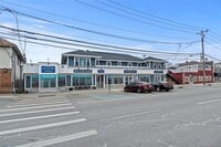 Building Photo - 14 Bayville Ave