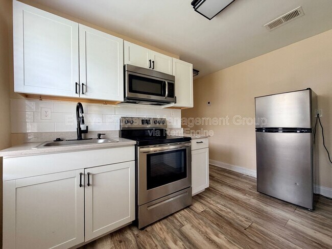 Building Photo - 679 Harrell St