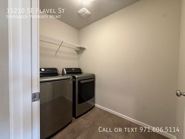 Building Photo - 15210 SE Flavel St