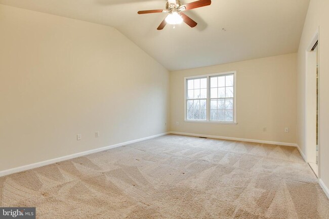 Building Photo - 8627 Trail View Dr