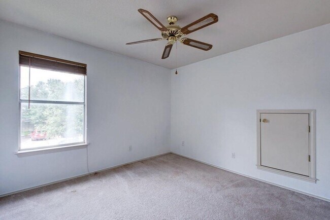 Building Photo - 13304 Humphrey Dr