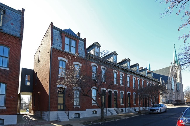 1936 - 1956 Benton St - Benton Street Apartments