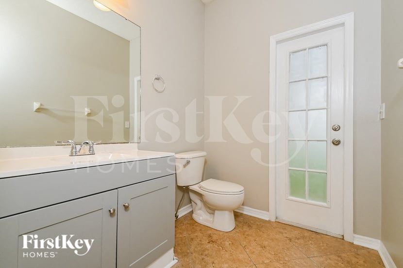 Building Photo - 12762 Standbridge Dr