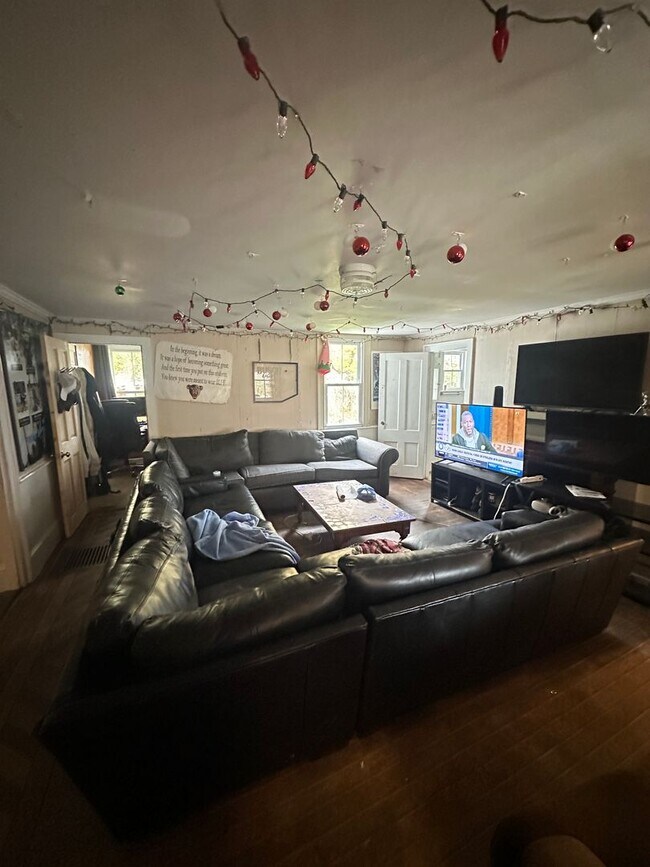 Building Photo - 80 N Main Ave