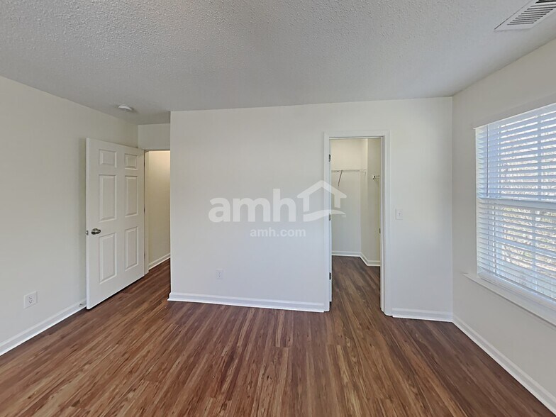 Building Photo - 3510 Marshlane Way