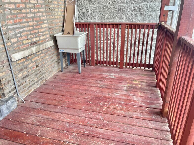 Building Photo - 4823 S Champlain Ave