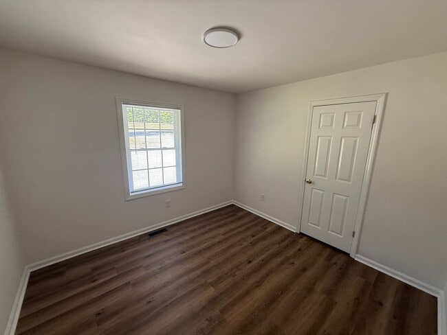 Building Photo - 218 Hickory Forest Rd