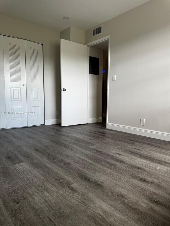 Building Photo - 3292 NW 104th Ave