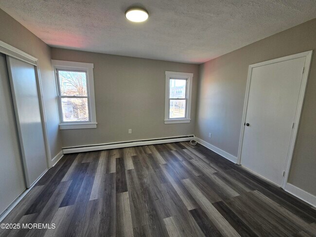 Building Photo - 1501-1503-1503 Bangs Ave