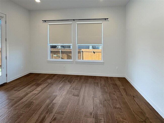 Building Photo - 1245 Westborough Ln