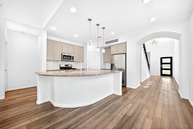 Building Photo - 29897 Dovetail Blf Ln