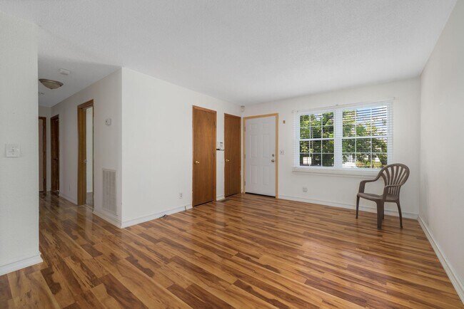 Building Photo - 274 Green Pond Rd