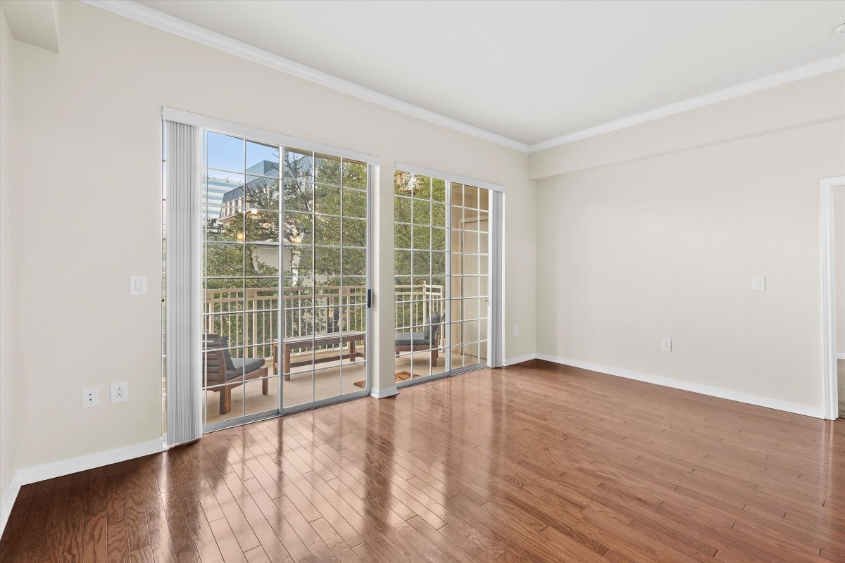 Building Photo - 3225 Turtle Creek Blvd Blvd