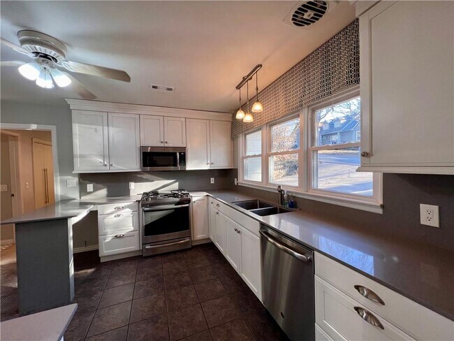 Building Photo - 436 E Prospect St