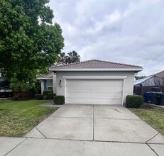 Building Photo - LOVELY 3 BEDROOM HOUSE IN NEWER SUBDIVISION!!
