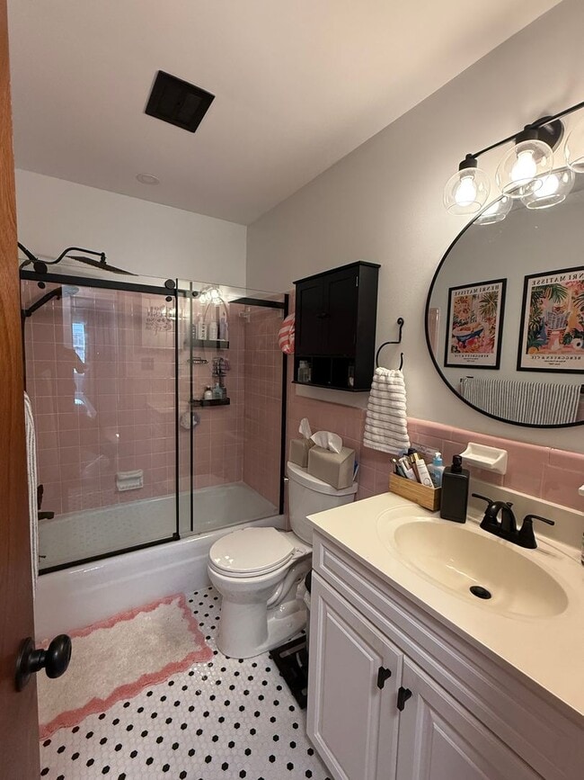 Building Photo - Fantastic Home Near Three Chopt and Patterson Available in January