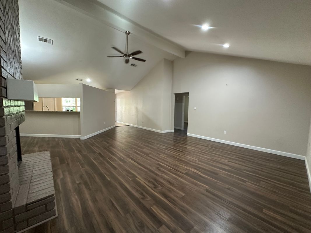 Building Photo - 6838 Apona St