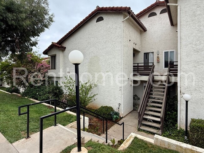 Primary Photo - 2425 Cranston Dr
