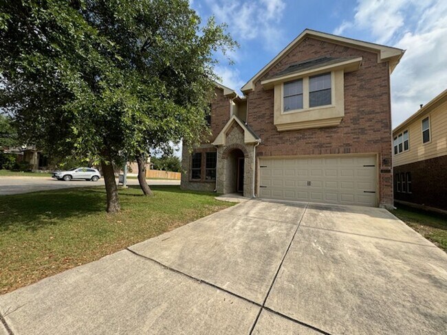 Primary Photo - Texas Size Home!! Featuring over 2700 sq ft