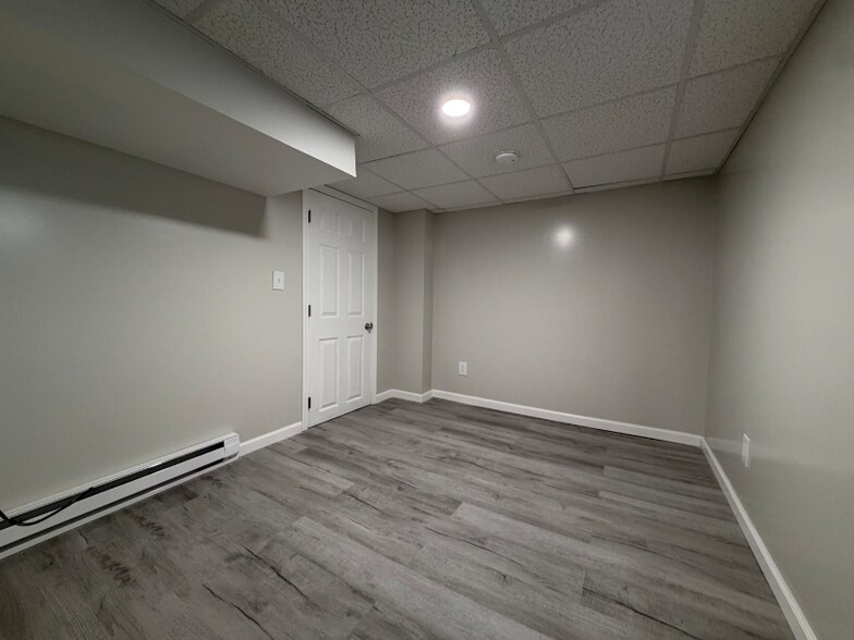 Building Photo - 322-322 Wood St