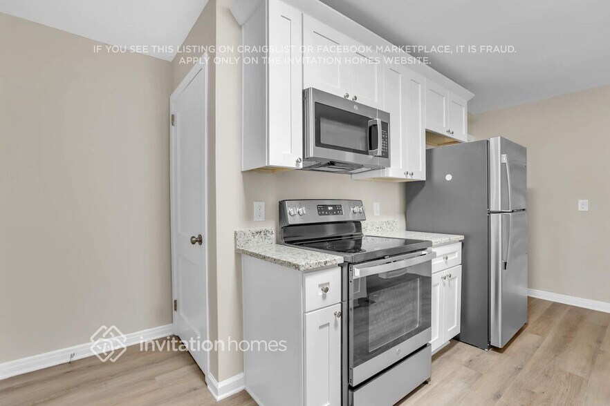 Building Photo - 2527 Judson Ave